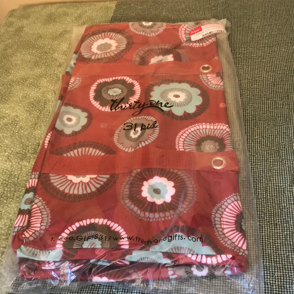 Destashing- thirty one large carry